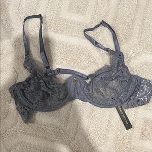 NWT Gooseberry Dainty Lace Underwire Bra in Gray